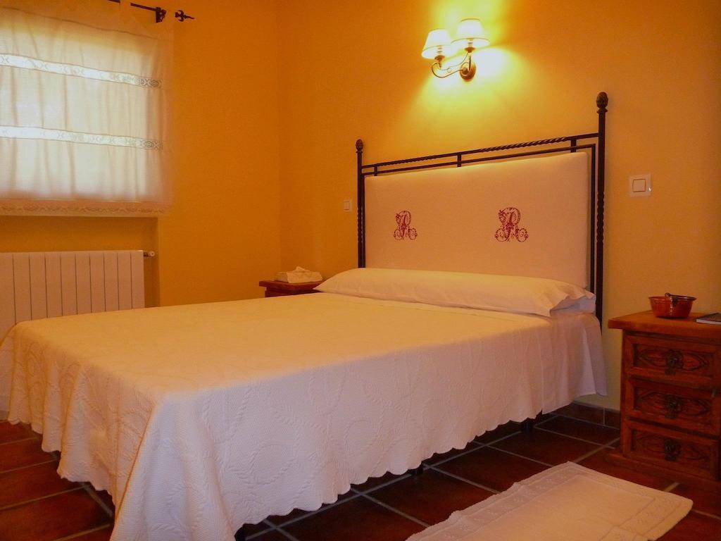 Casa Rural El Roblon Sartajada Rom bilde